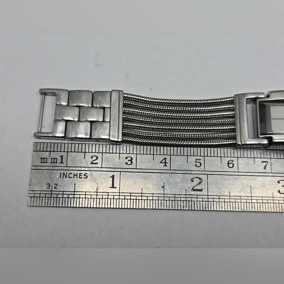 Womens Kenneth Cole New York KC-4615 Silver Tone Tank Quartz Watch New Battery - Picture 7 of 8